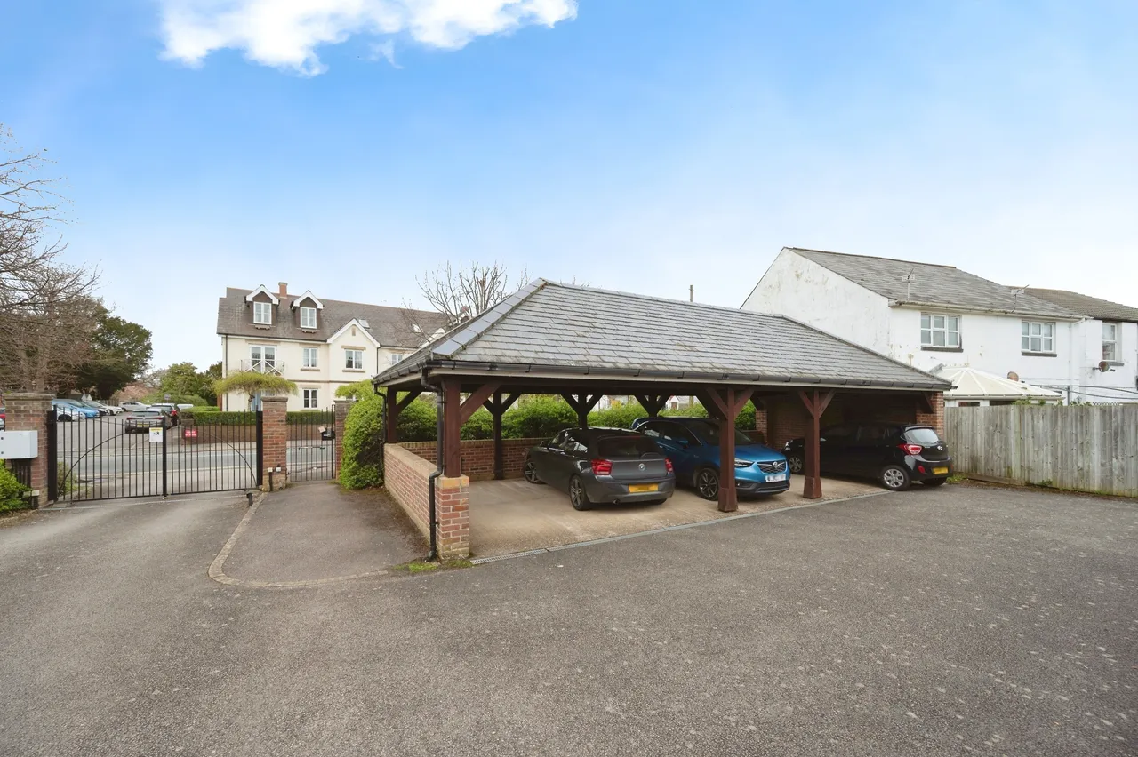 Fountain Square, Hayling Island, PO11, photo 10