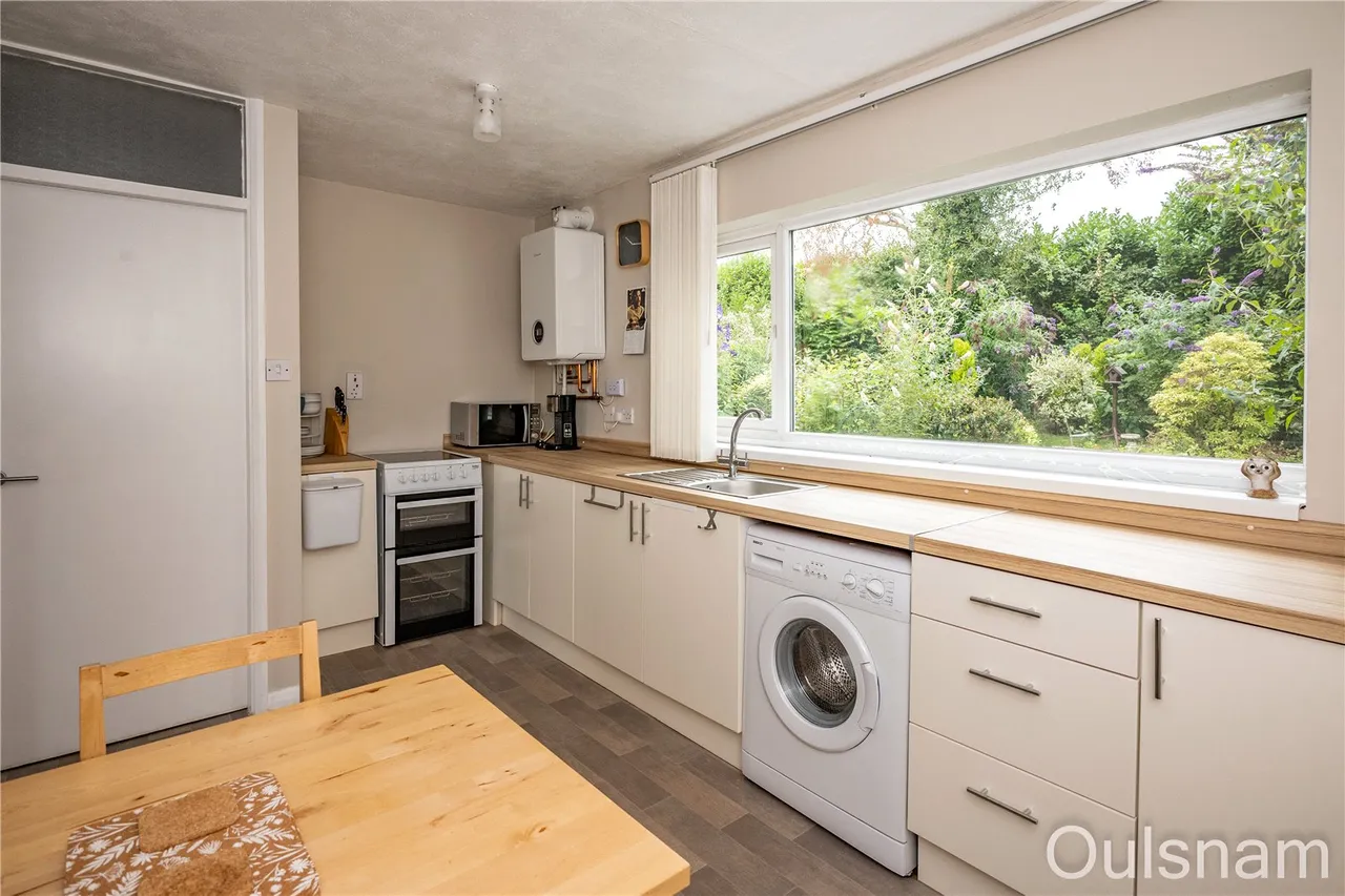 Perryfields Crescent, Bromsgrove, Worcestershire, B61 8ST, photo 4