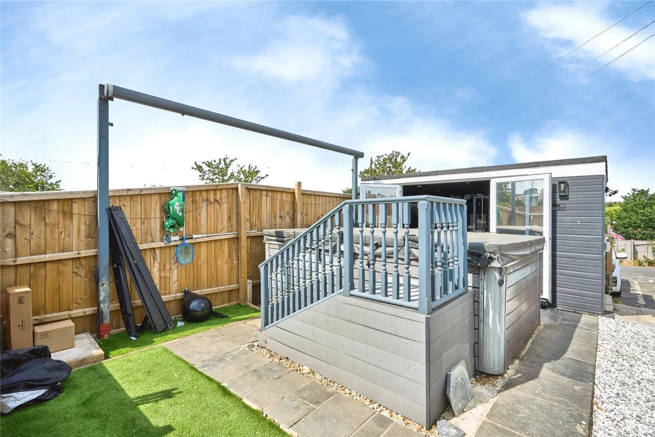 Fairlee Road, Newport, PO30, photo 11