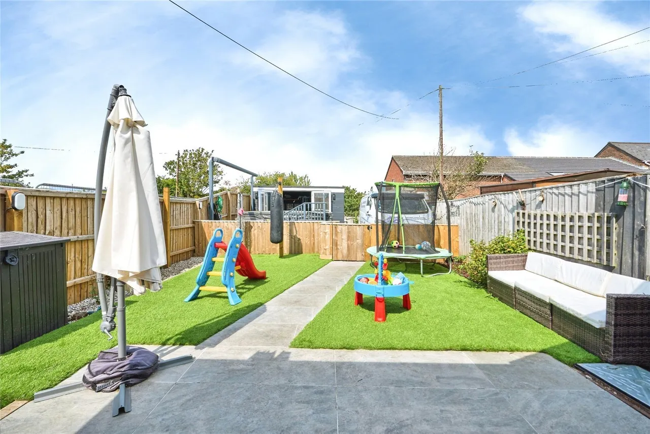 Fairlee Road, Newport, PO30, photo 9
