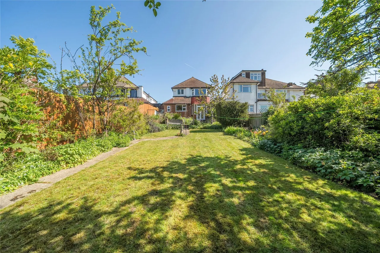 Cloonmore Avenue, Orpington, BR6, photo 2