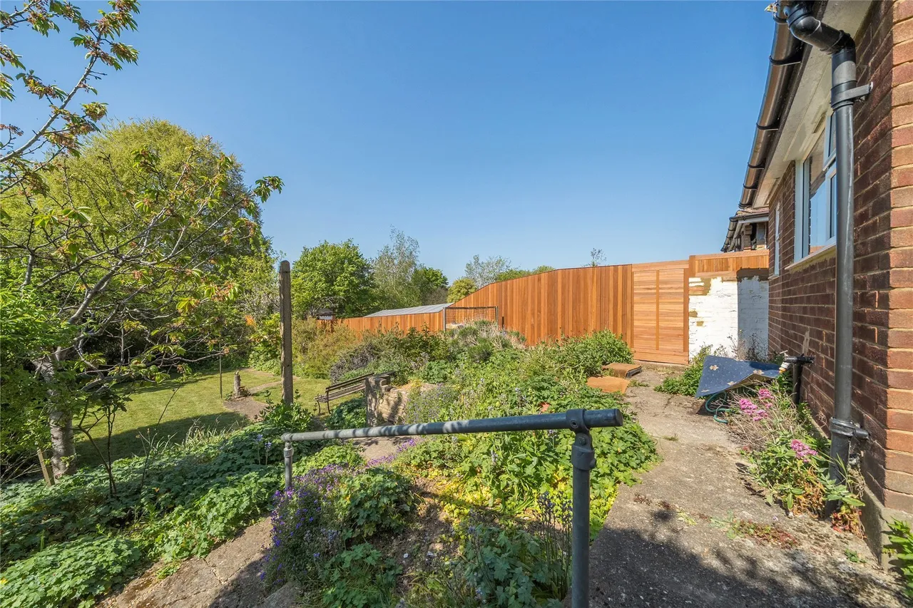 Cloonmore Avenue, Orpington, BR6, photo 11