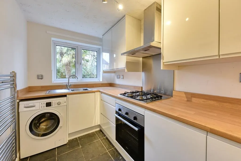 Lawrence Avenue, Colwick, photo 6