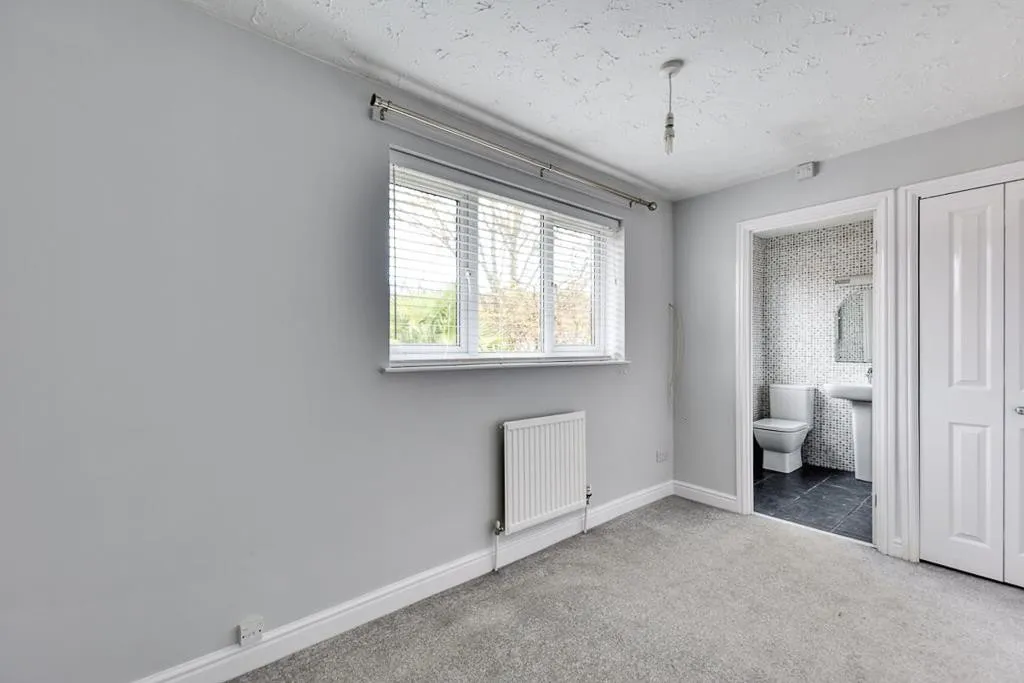 Lawrence Avenue, Colwick, photo 7