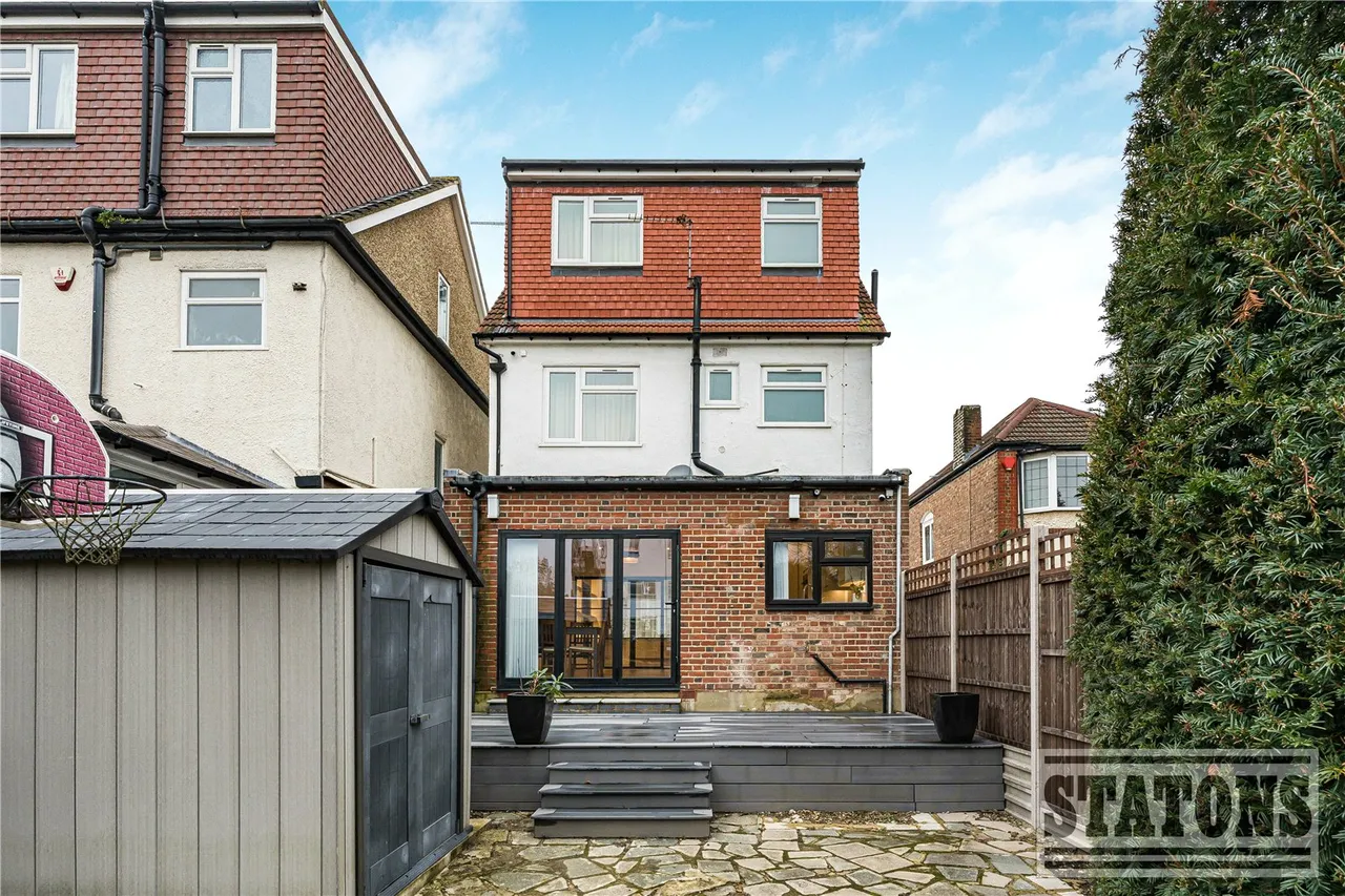 Coombe Corner, London, N21 3PE, photo 22