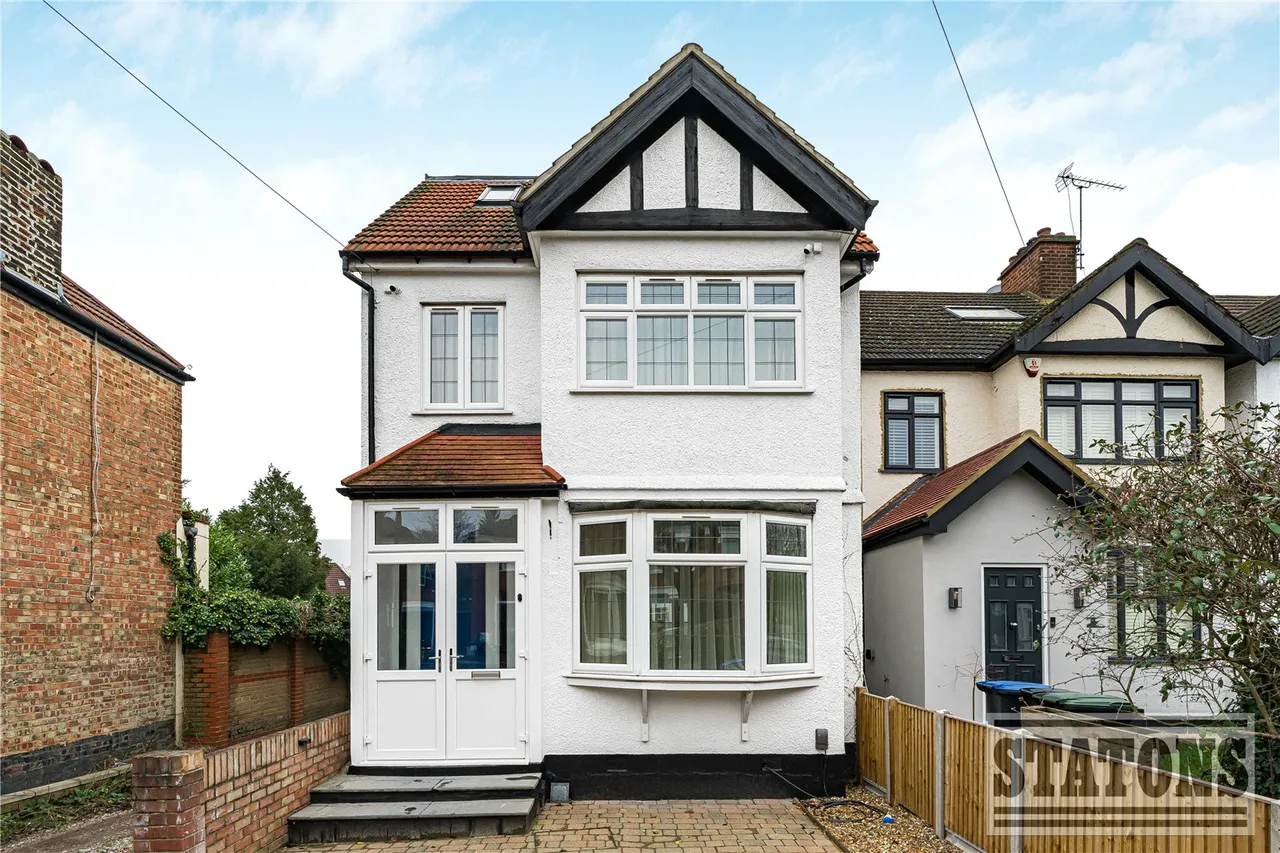 Coombe Corner, London, N21 3PE, photo 2
