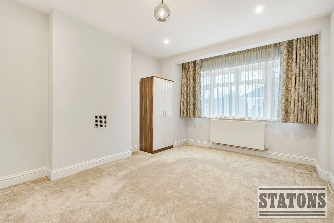 Coombe Corner, London, N21 3PE, photo 14