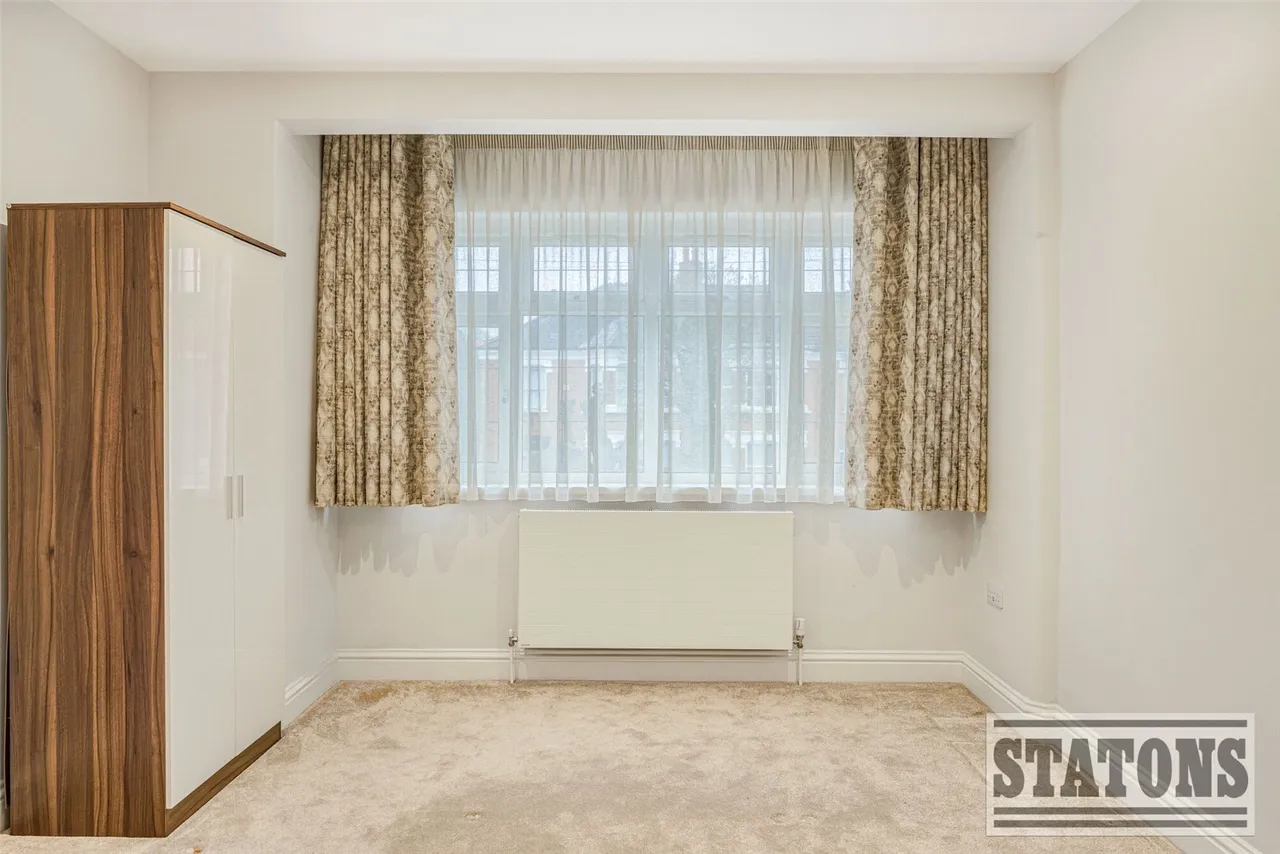 Coombe Corner, London, N21 3PE, photo 15