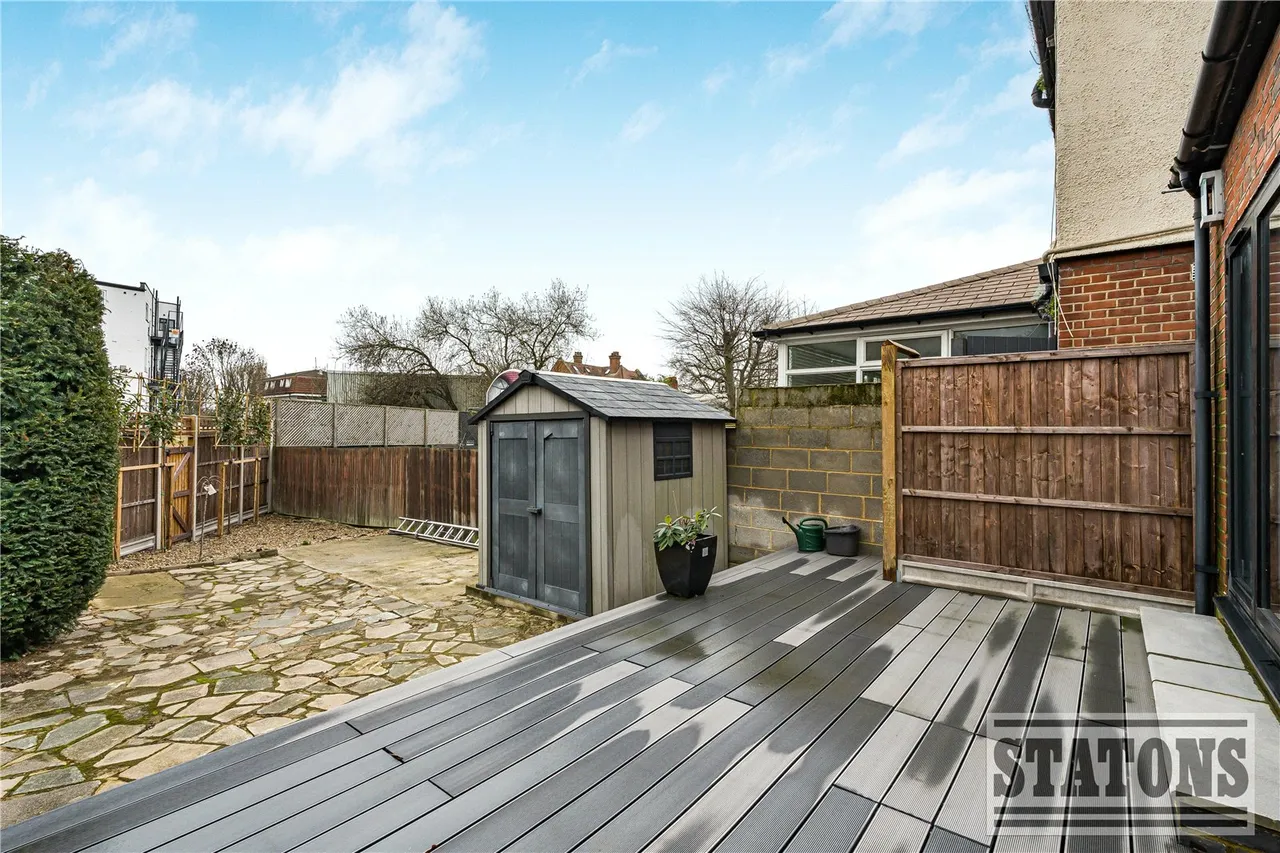 Coombe Corner, London, N21 3PE, photo 20