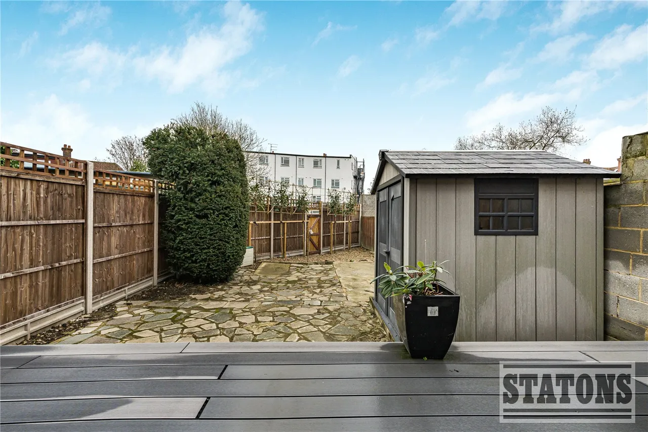Coombe Corner, London, N21 3PE, photo 21