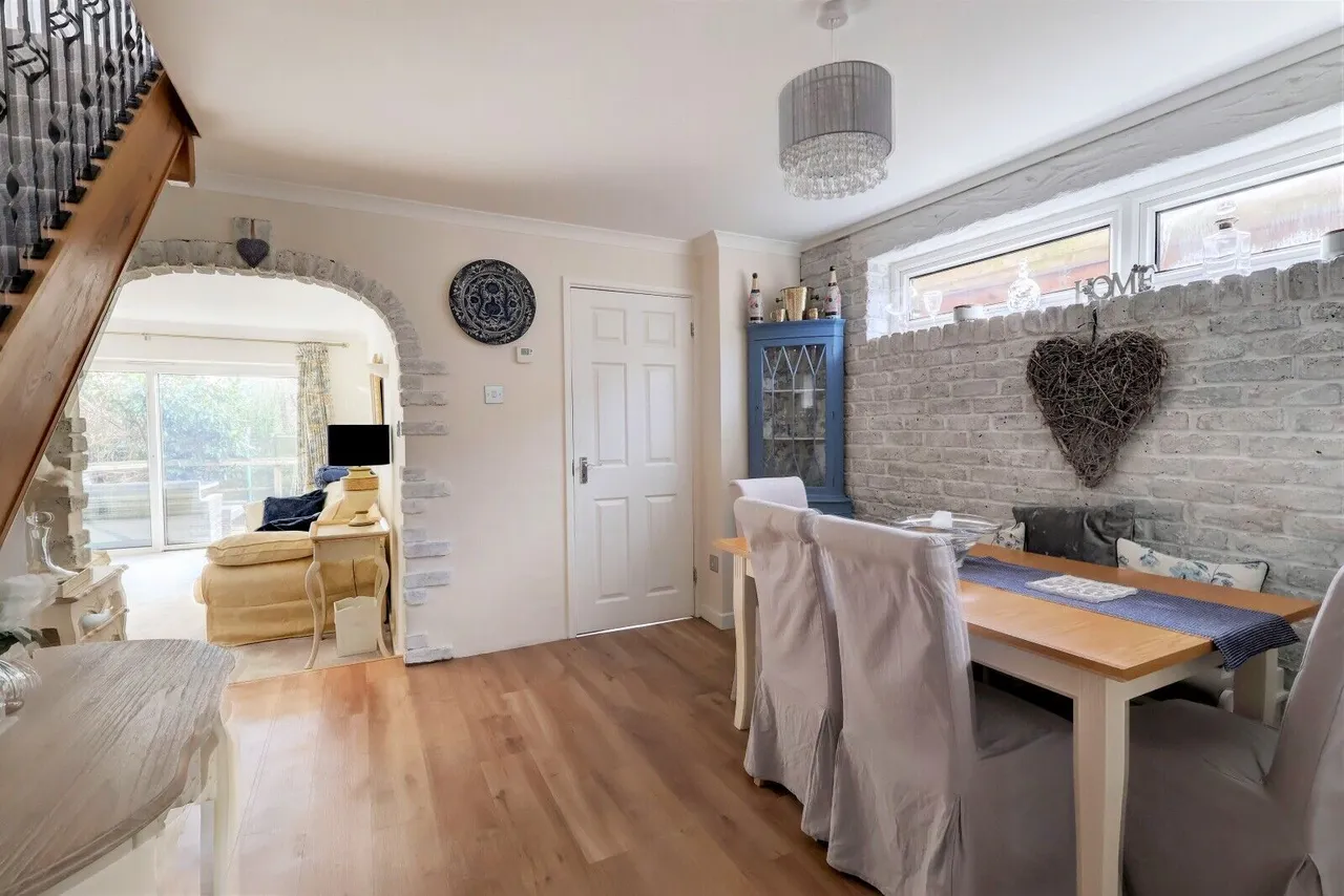 The Larchlands, High Wycombe, HP10, photo 6