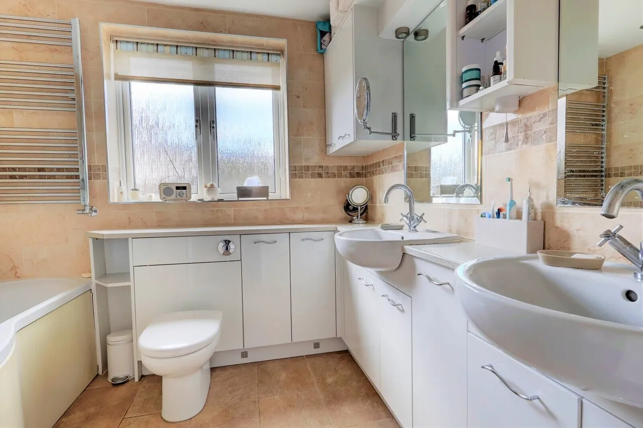 The Larchlands, High Wycombe, HP10, photo 12