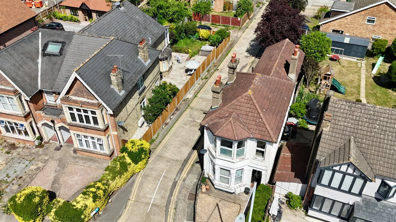 Heath Park Road, Gidea Park, RM2, photo 4