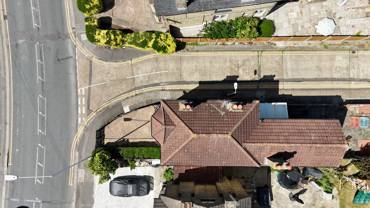 Heath Park Road, Gidea Park, RM2, photo 14