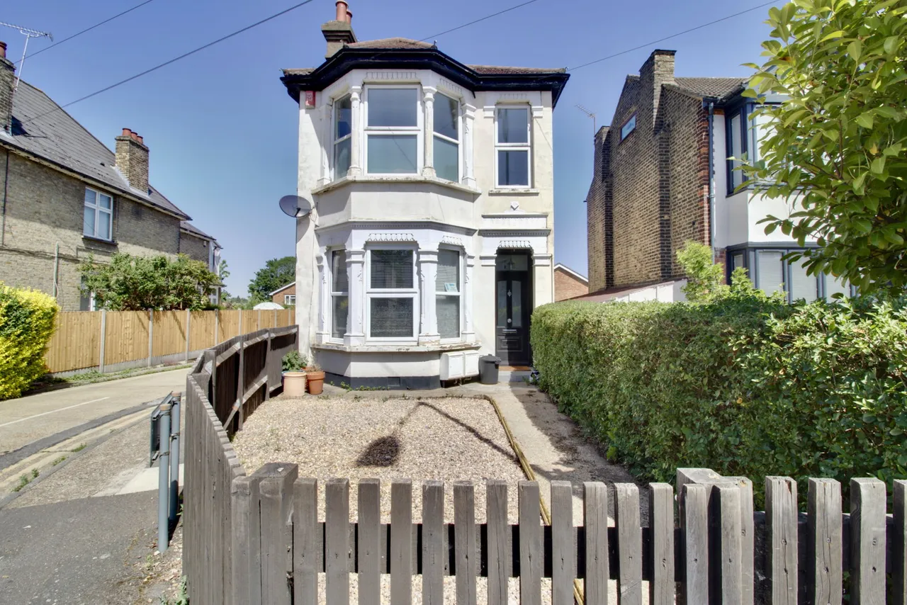 1 bed flat for sale, Heath Park Road, Gidea Park, RM2