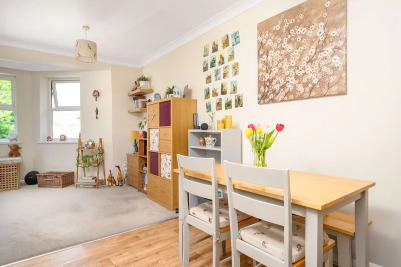 Spinney Hill, Row Town KT15 1BD, photo 4