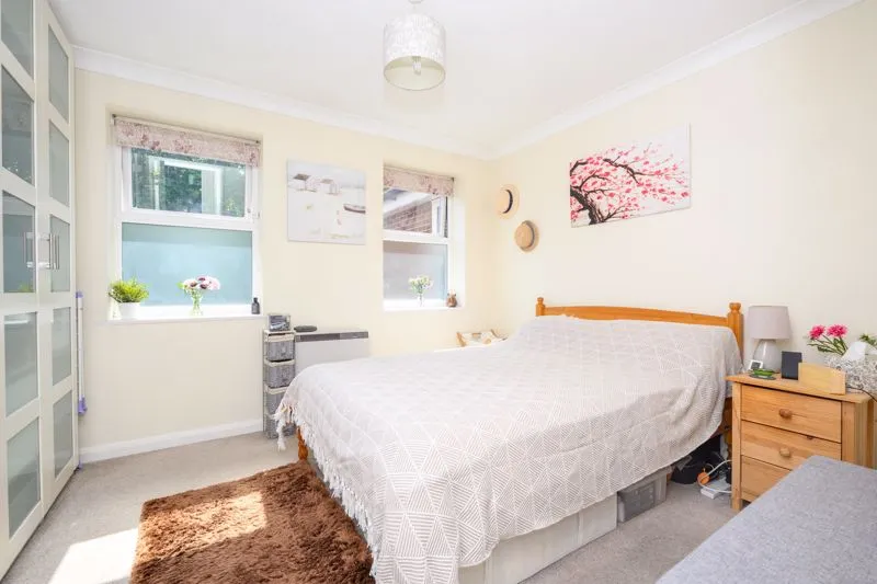 Spinney Hill, Row Town KT15 1BD, photo 5