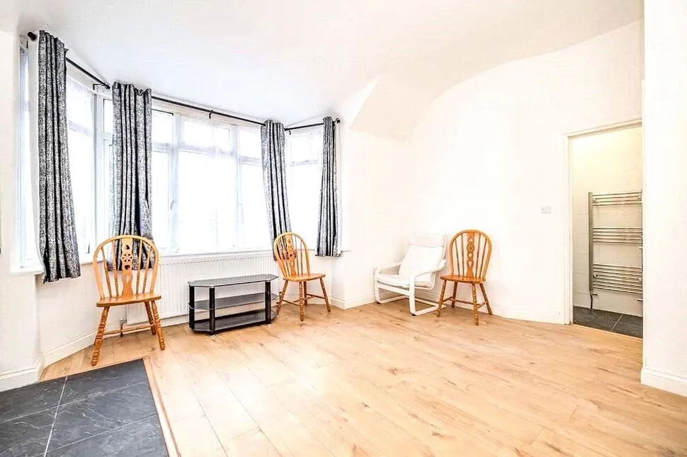 St. Albans Road, Watford, WD24, photo 3