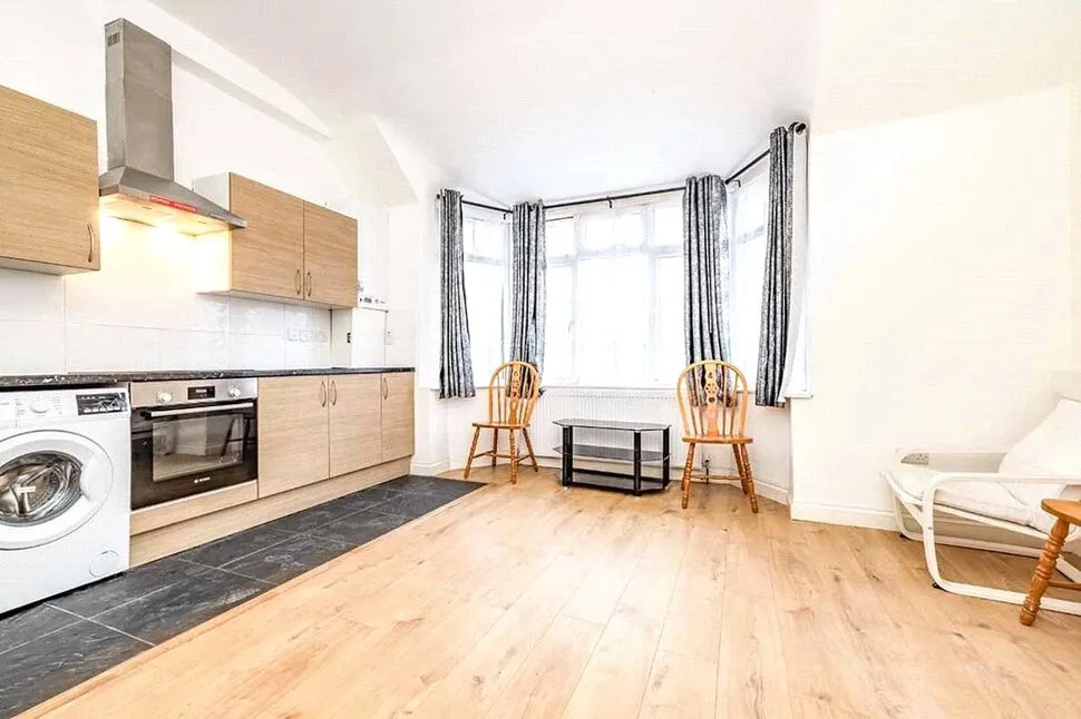 1 bed flat to rent, St. Albans Road, Watford, WD24