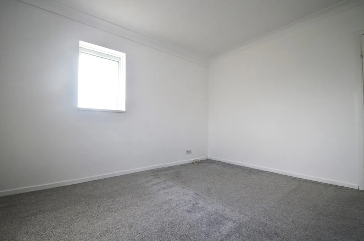Elsinore Avenue, Staines-upon-Thames, photo 11