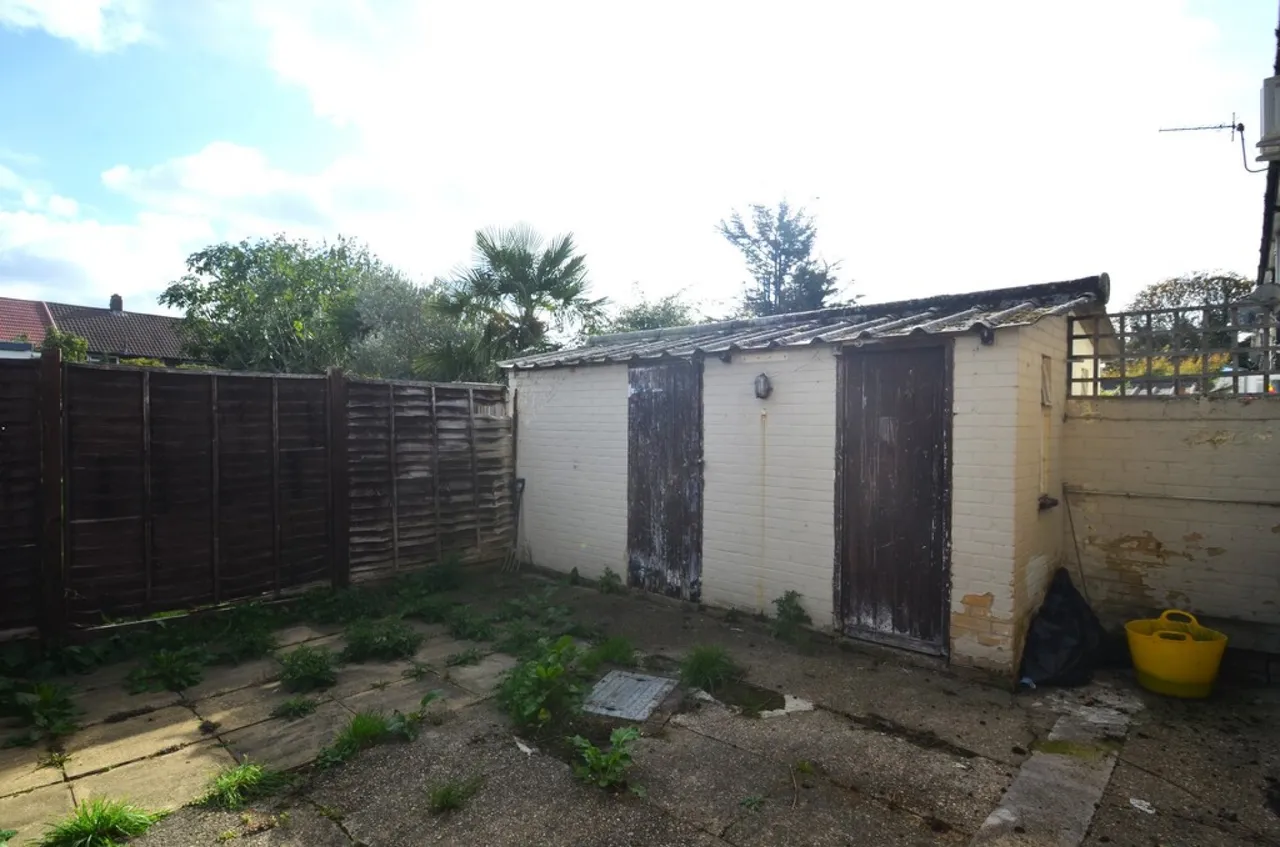Elsinore Avenue, Staines-upon-Thames, photo 13