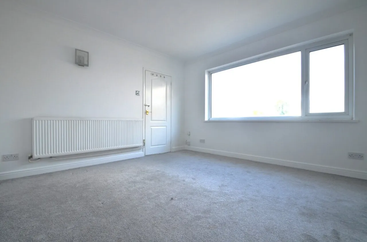 Elsinore Avenue, Staines-upon-Thames, photo 5
