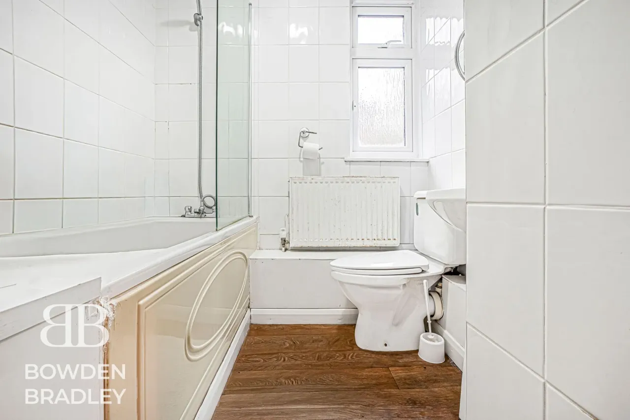 Kielder Close, Hainault, IG6, photo 19