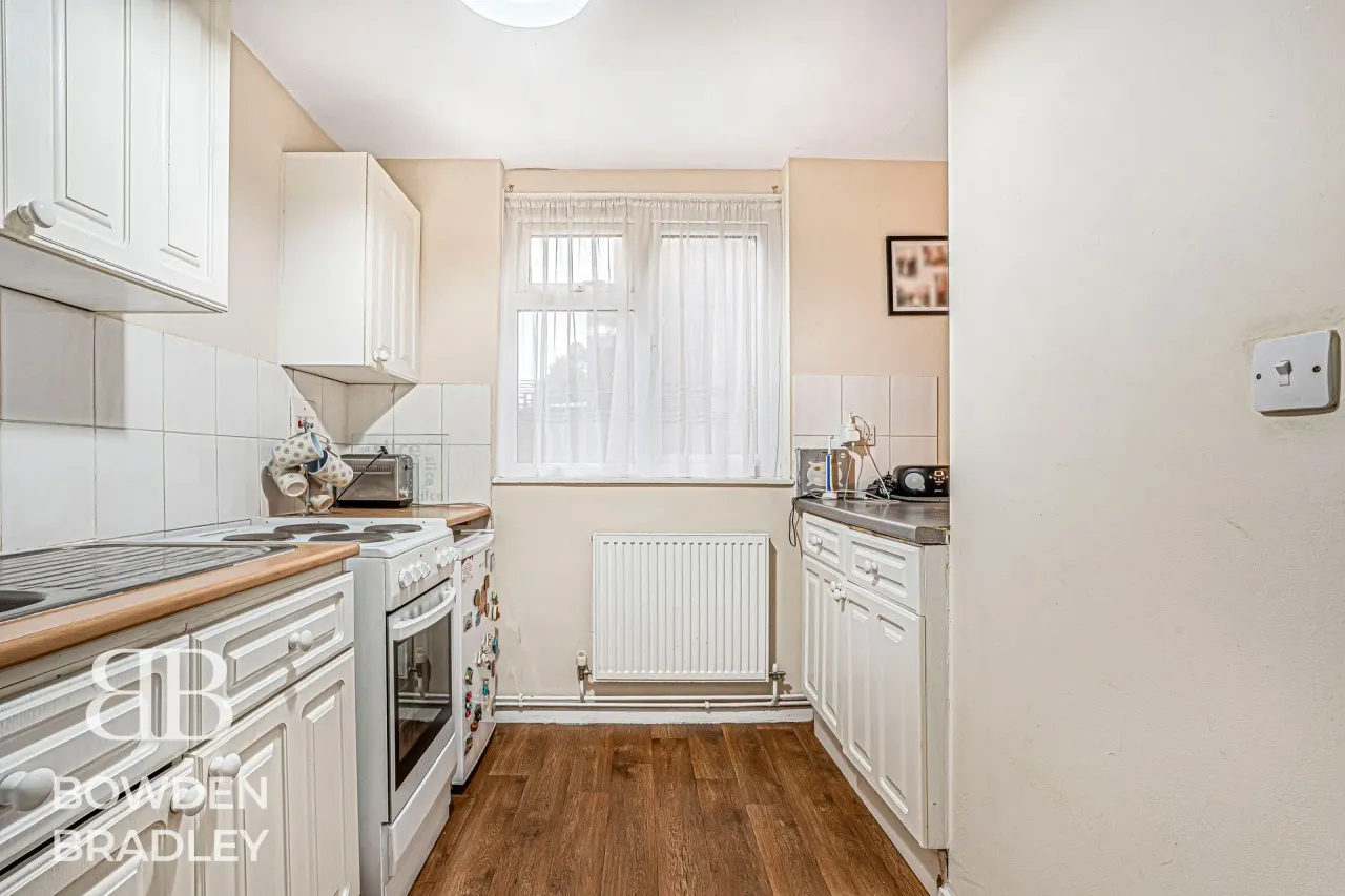 Kielder Close, Hainault, IG6, photo 6