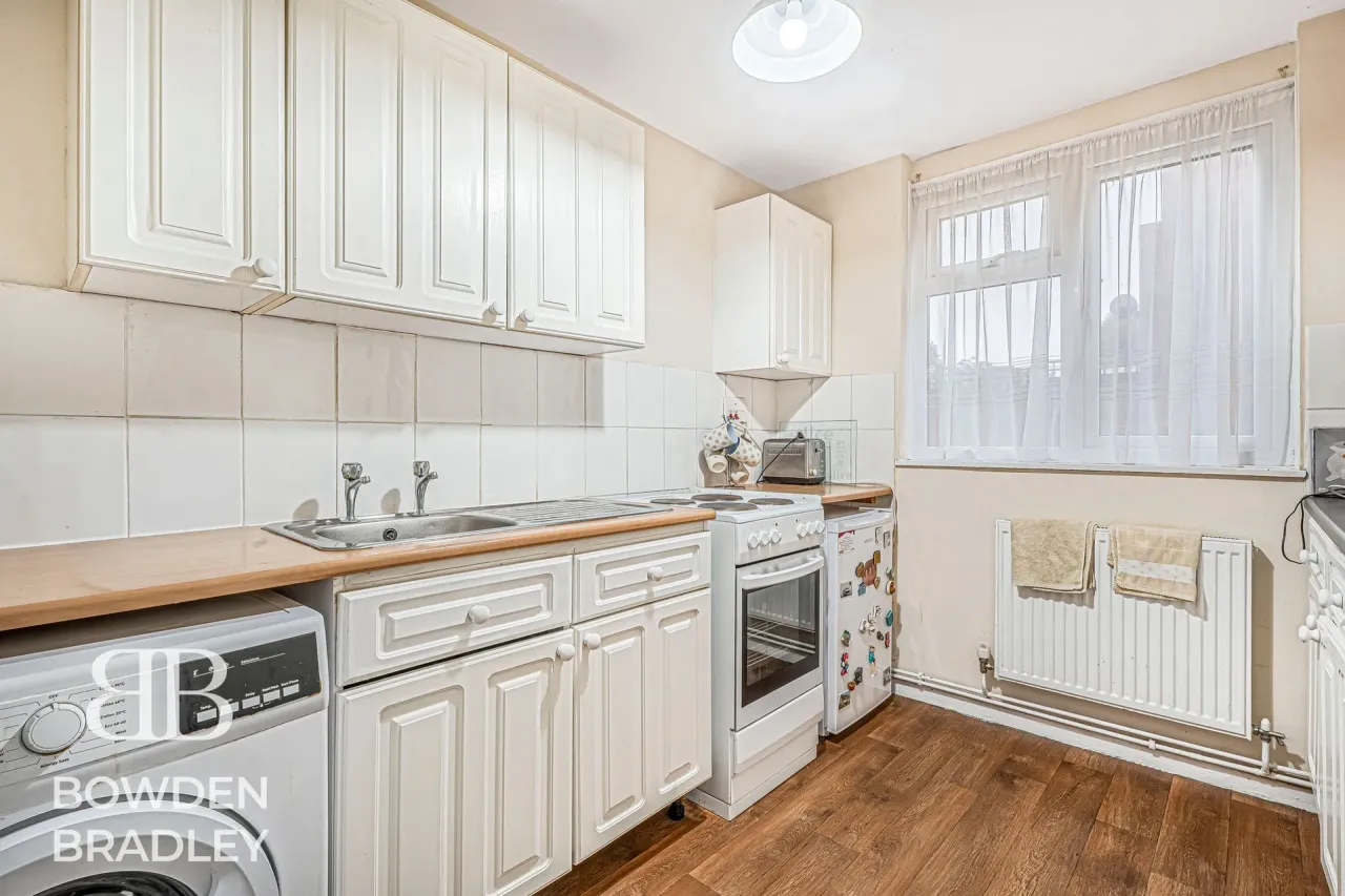 Kielder Close, Hainault, IG6, photo 15