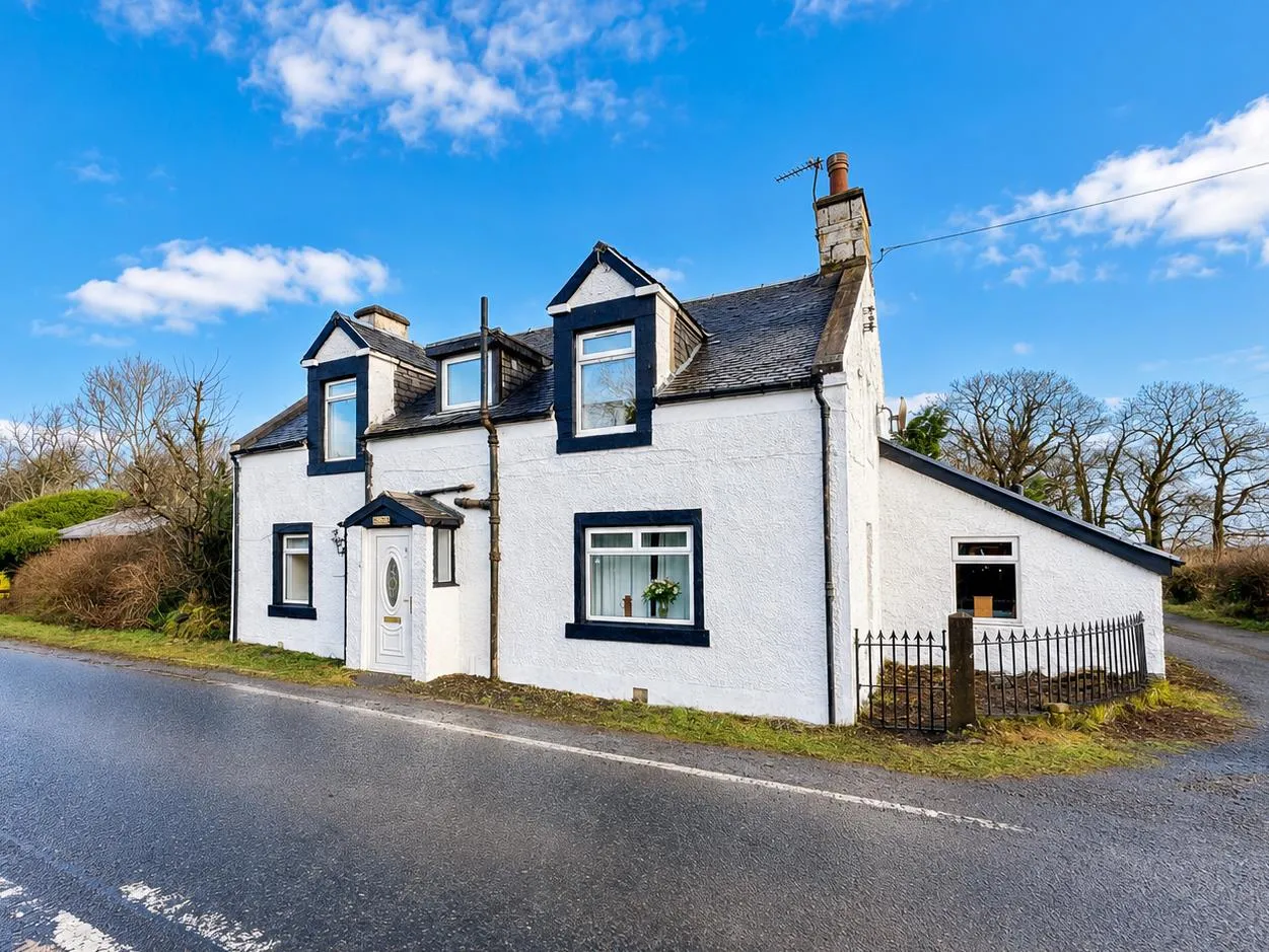 4 bed house for sale — Hamilton Road, Strathaven, ML10 6SX