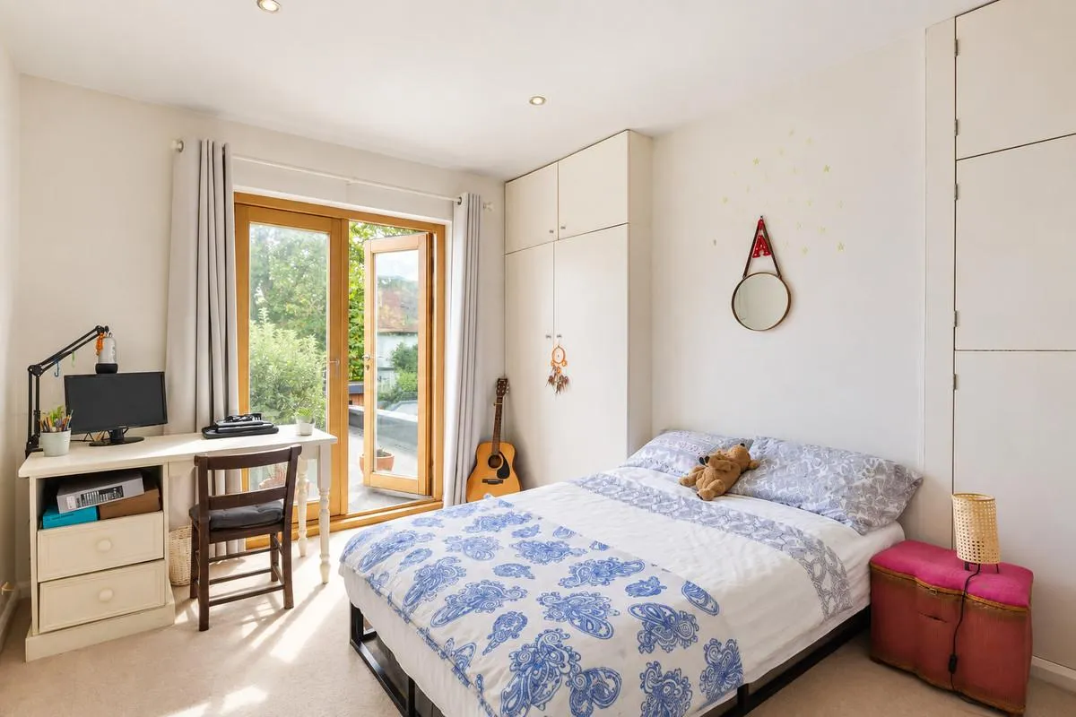 Wendell Road, London, W12, photo 20