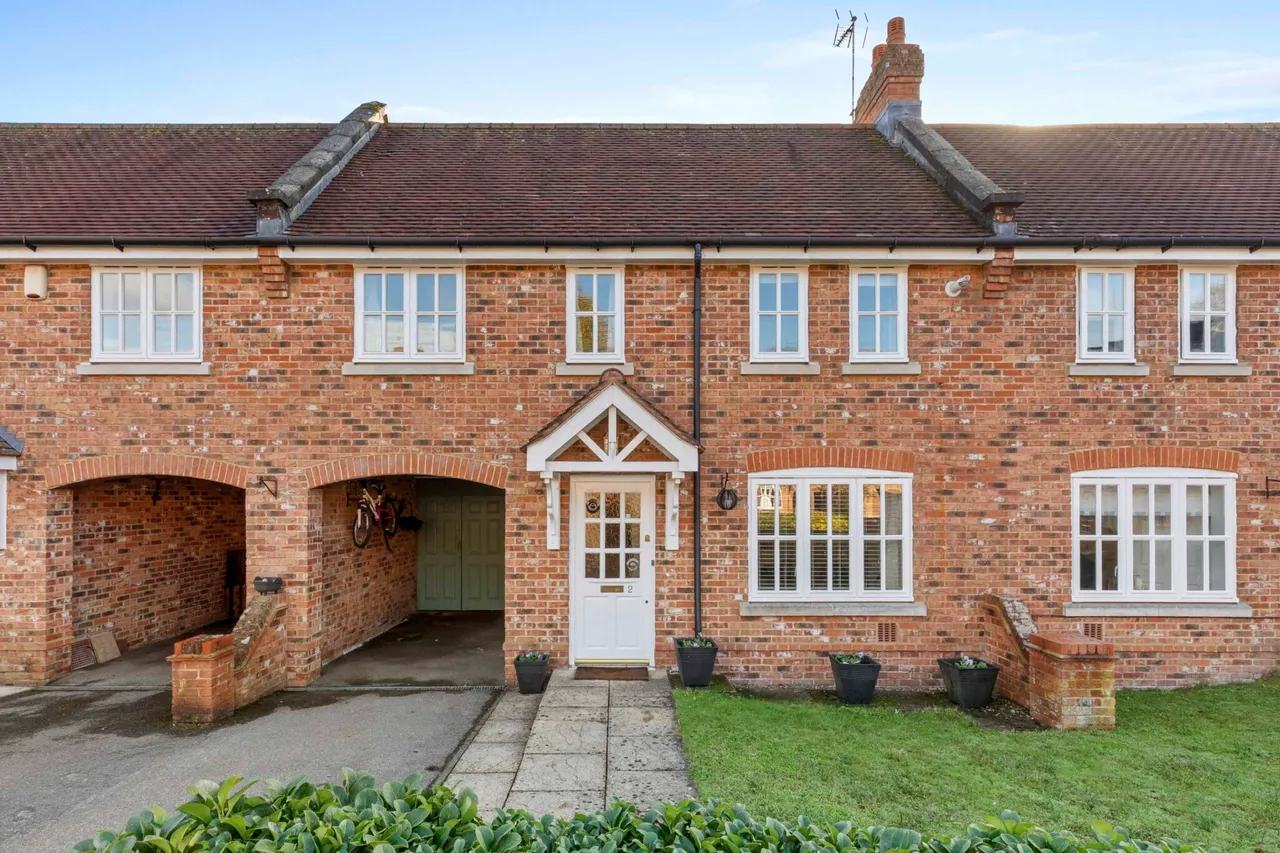 3 bed house for sale, Augustine Mews, Great Missenden, HP16