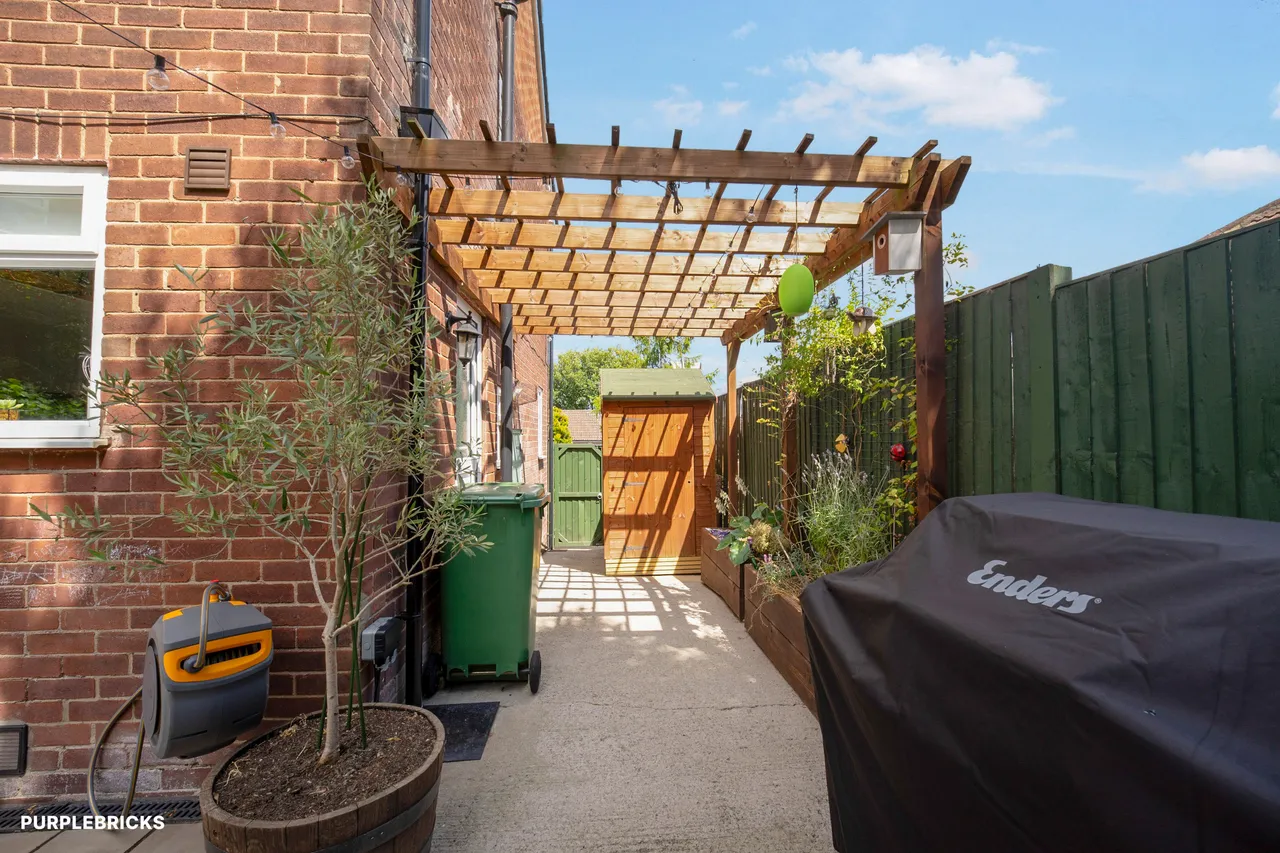 Armley Grange Avenue, Leeds, LS12, photo 19