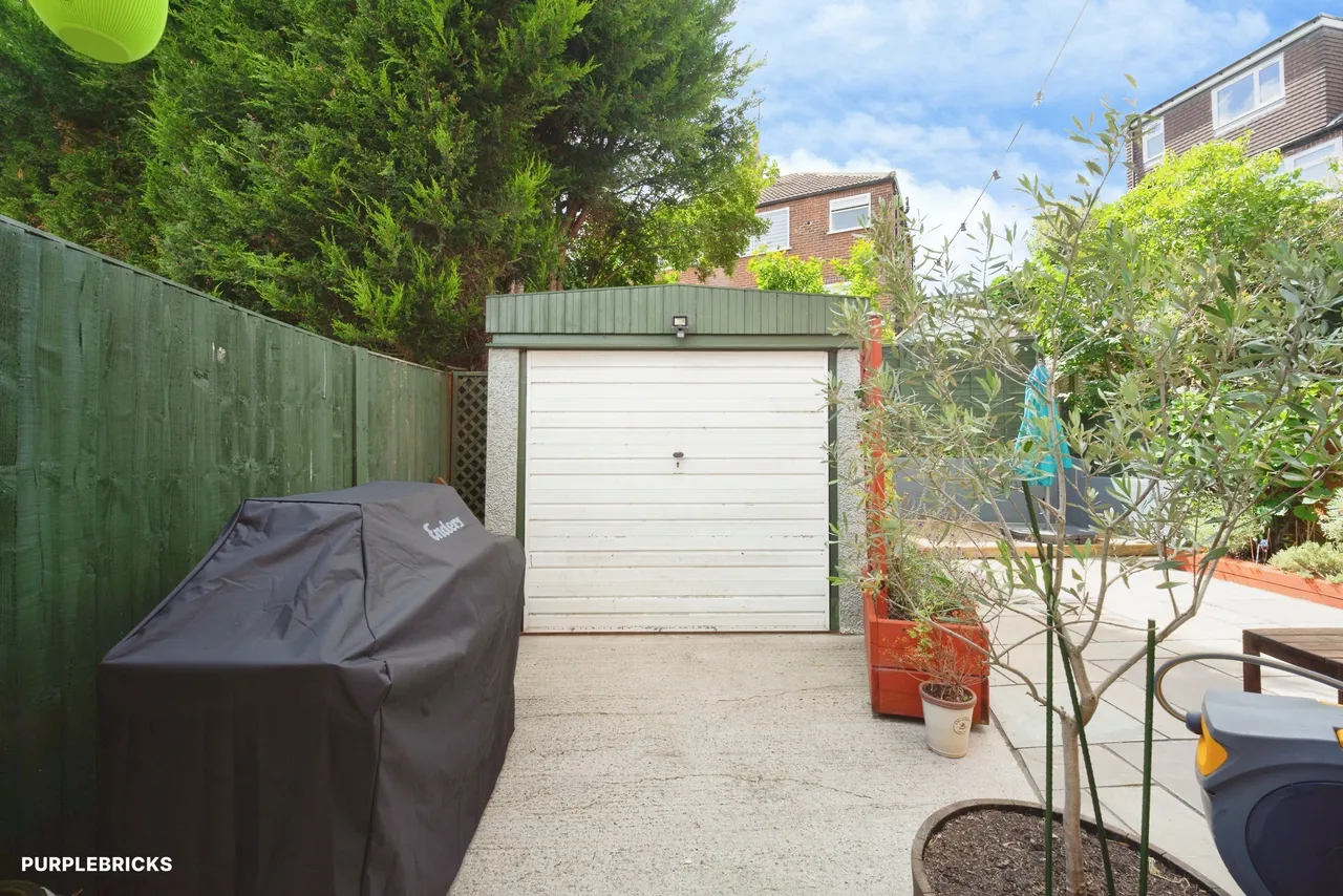 Armley Grange Avenue, Leeds, LS12, photo 22