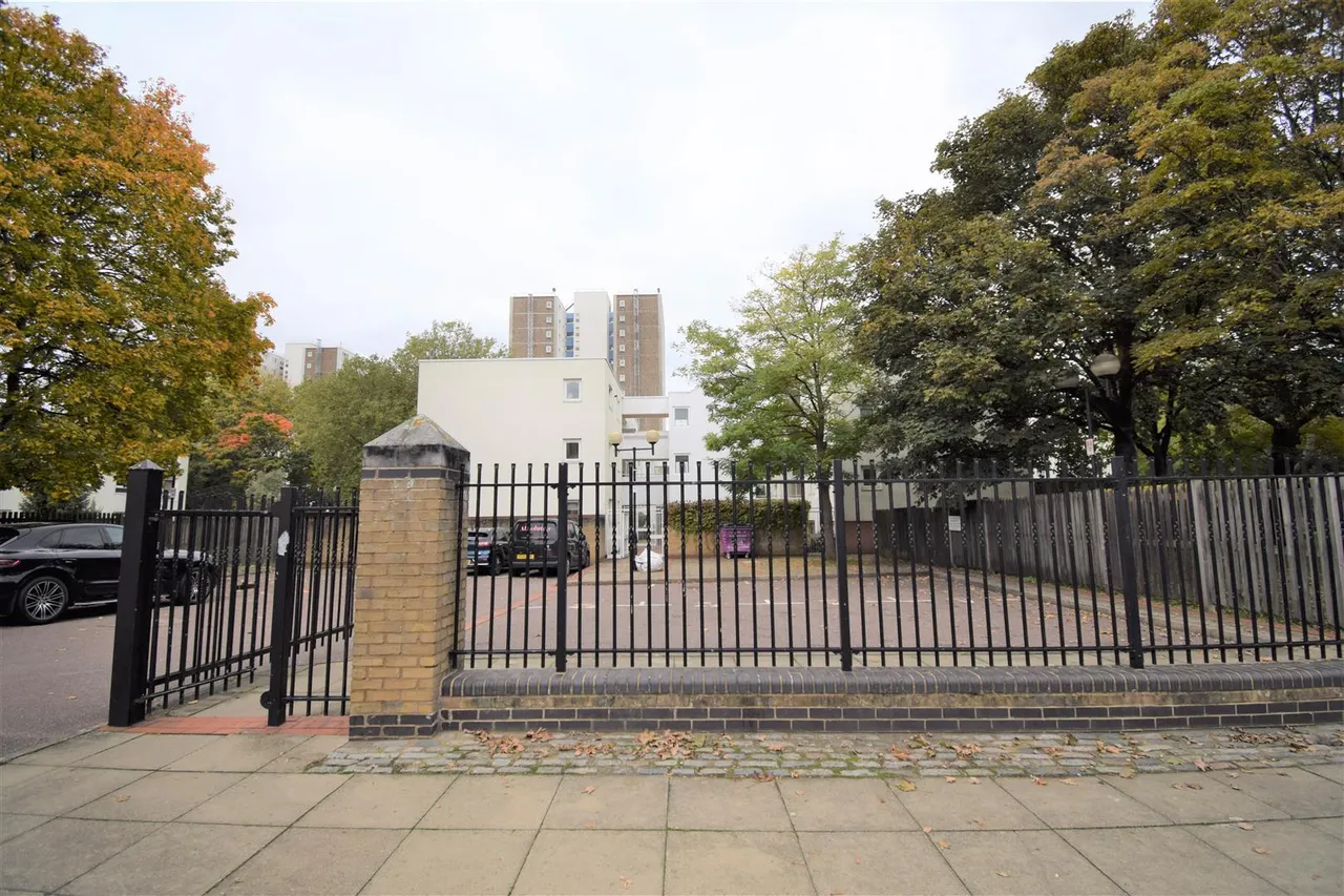Barleycorn Way, London E14, photo 11