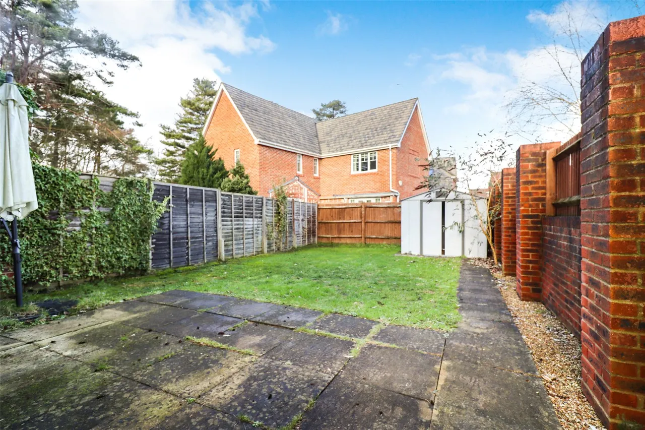 Marrow Meade, Fleet, Hampshire, GU51 1JJ, photo 4
