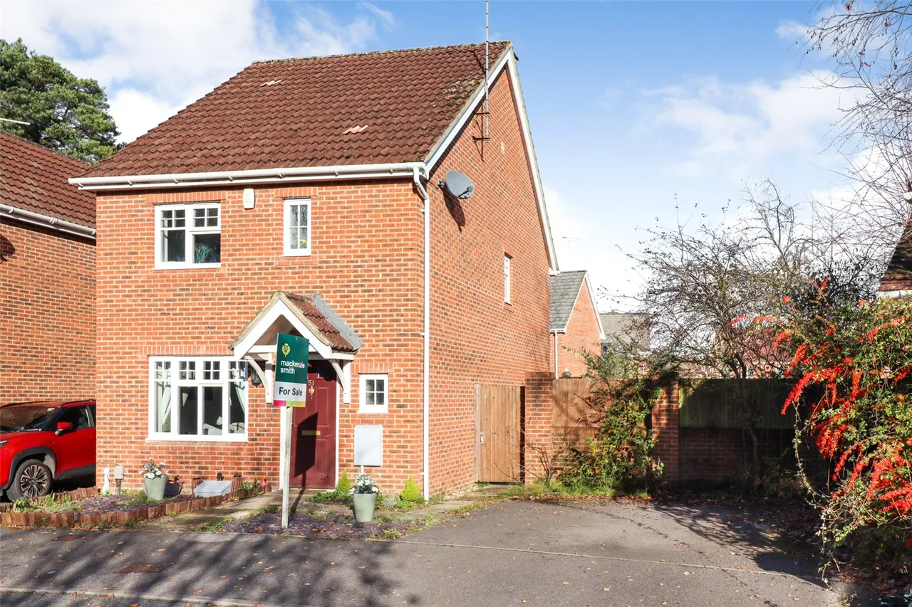 3 bed house for sale — Marrow Meade, Fleet, Hampshire, GU51 1JJ