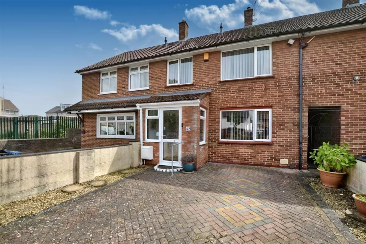 3 bed house for sale — Shortwood Road, Bristol, BS13 0QN
