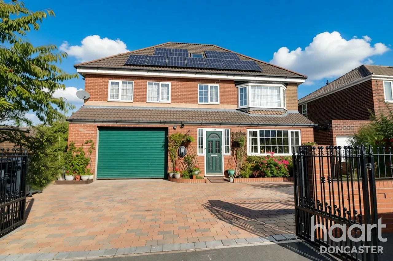 6 bed house for sale, Ridgewood Avenue, Edenthrope, DN3