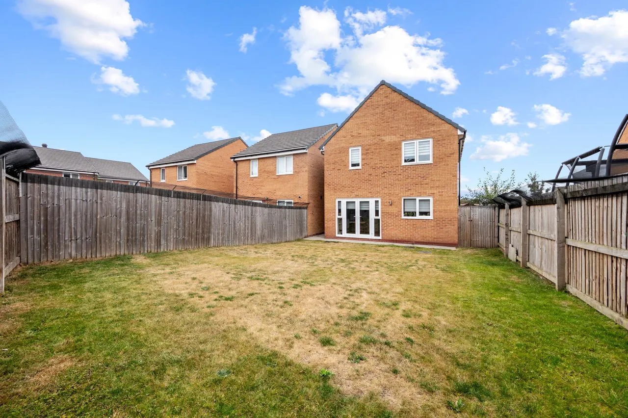 Meadowmead, Leigh, WN7 3GB, photo 4