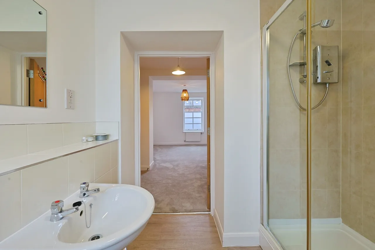 Ravenscourt Gardens, London, W6, photo 10