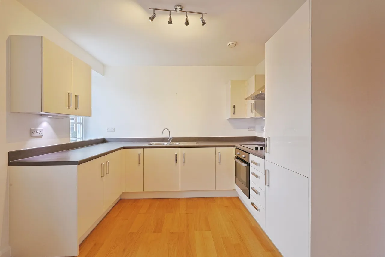 Ravenscourt Gardens, London, W6, photo 2