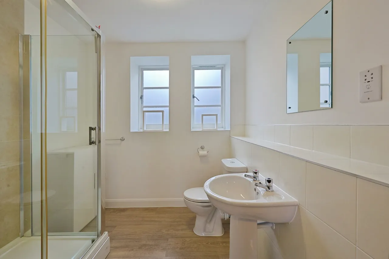 Ravenscourt Gardens, London, W6, photo 11