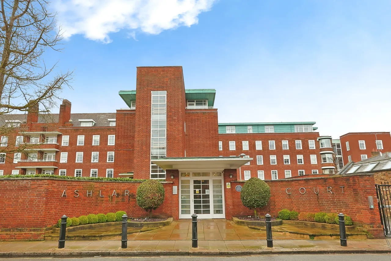 Ravenscourt Gardens, London, W6, photo 6