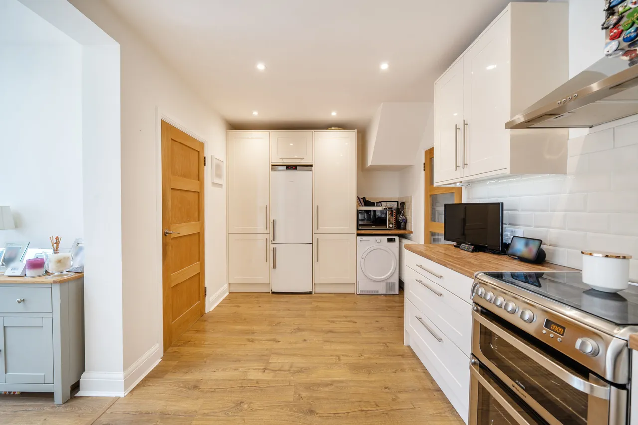 Selby Chase, Ruislip, HA4, photo 4