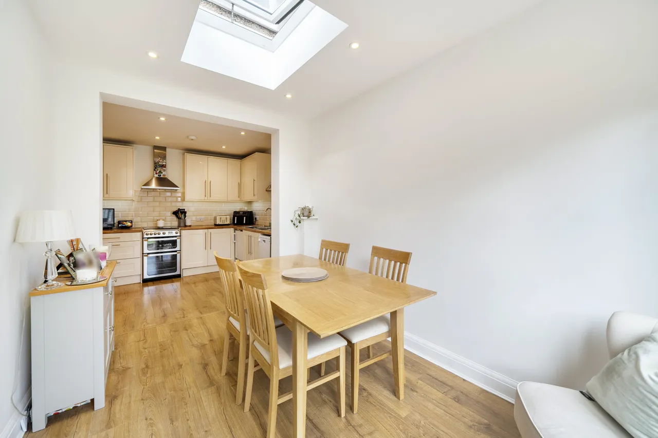 Selby Chase, Ruislip, HA4, photo 6