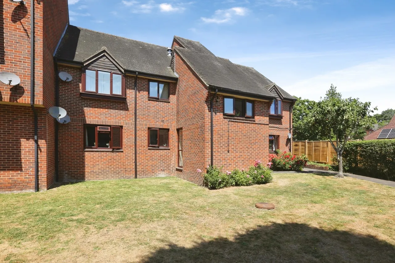 Sutherlands Way, Chandler's Ford, SO53, photo 2