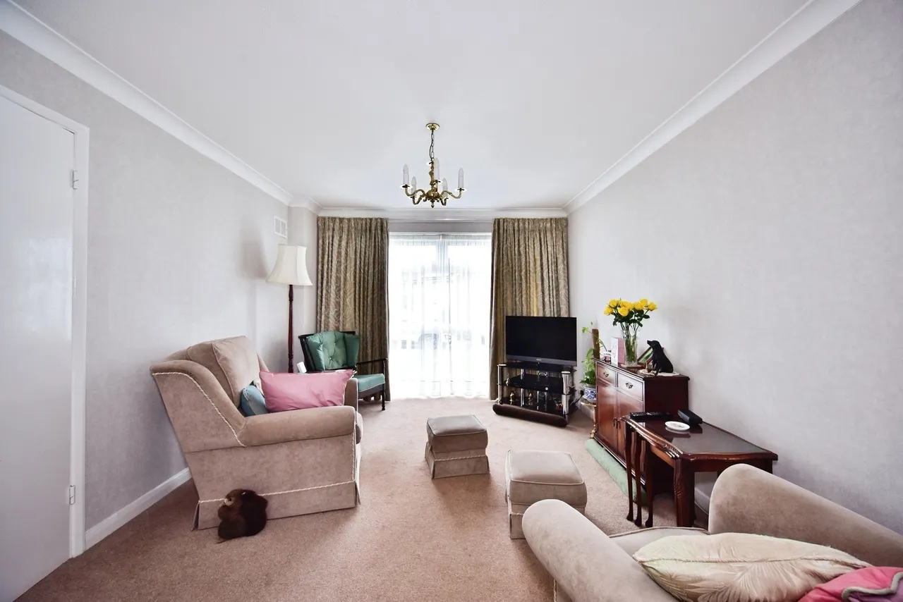 Beverley Crescent, Tonbridge, TN9, photo 13