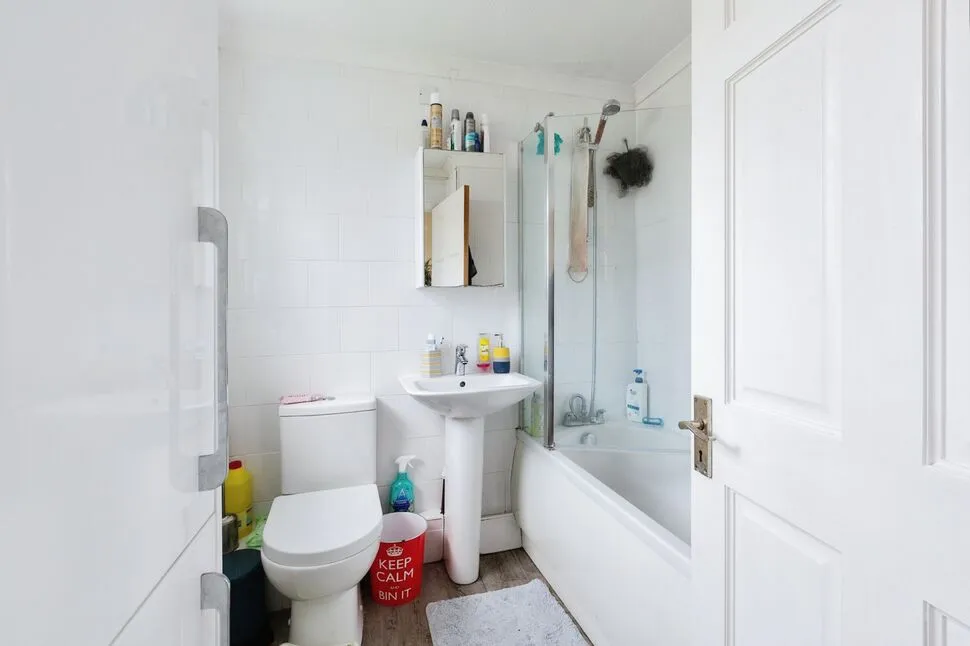 Mead Road, Gravesend, Kent, DA11, photo 6