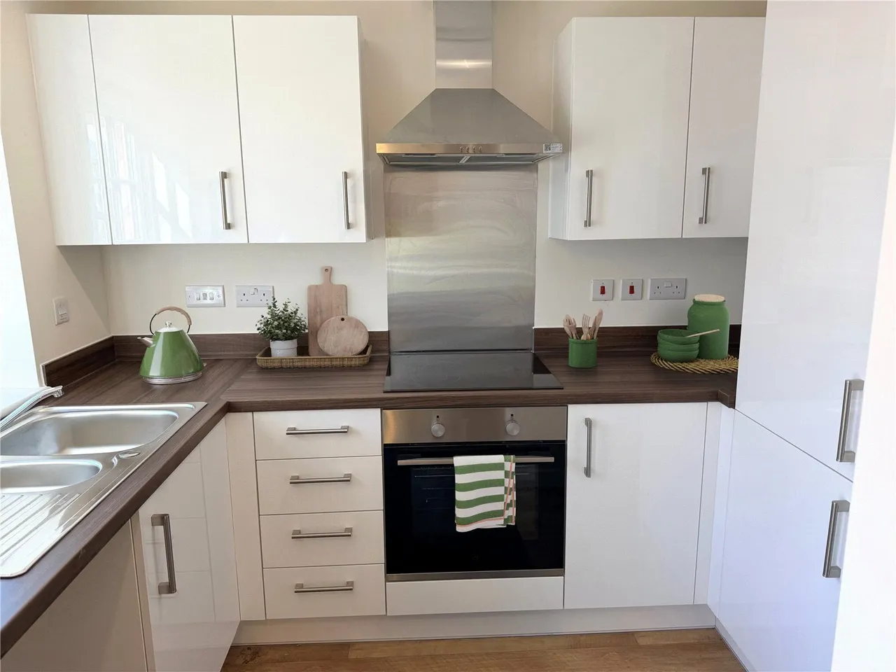 Dovecote Grange, Fairham Way, Nottingham, Nottinghamshire, NG11, photo 2